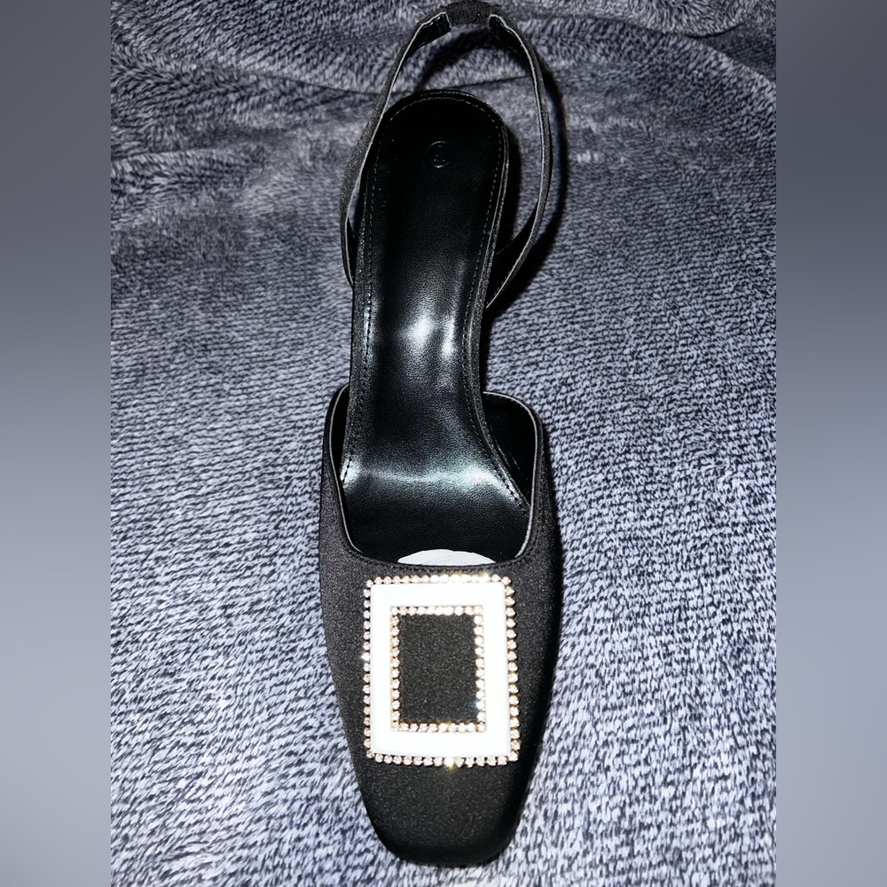 NWT Women's Slingback Heels, Rectangle Toe with Buckle, Gold Heel, Size 9